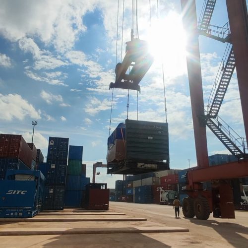 untuk Gambar Utama, dibuat potrait juga bagus sptnya